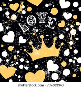 Seamless pattern with a golden crown and hearts on a black background.
