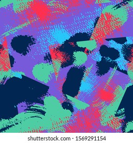 Seamless pattern with grunge chaotic brushes.