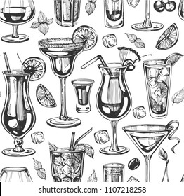 Seamless pattern with hand drawn cocktails