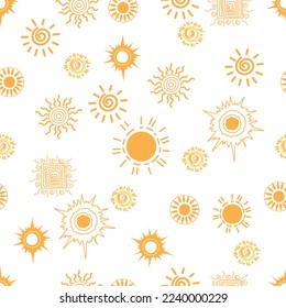Patrón sin brillo con el sol del doodle dibujado a mano. Vector. Fondo blanco.