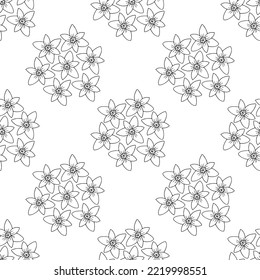 Nahtloses Muster mit handgezeichneten Narzissenköpfen auf weißem Hintergrund. Botanische Blumengrafik