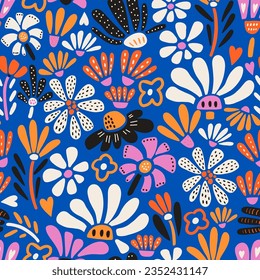 Patrón sin foco con plantas dibujadas a mano, flores, hojas. Fondo floral. Ideal para el diseño de tela, papel pintado, ropa. Ilustración botánica