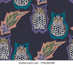 Seamless pattern with Hand drawn wild owl. Vector pattern. Print for textile, cloth, wallpaper, scrapbooking
