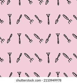 Patrón sin foco con azadas. Fondo vectorial de contorno dibujado a mano en estilo doodle. Herramientas de jardinería para trabajar en el jardín, en la granja, en la dacha, sitio de campo