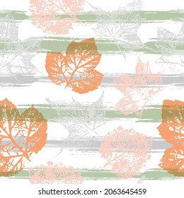 Patrón sin brillo con hojas de selva impresas. Patrón inmaculado, fondo colorido. Obra multimedia.