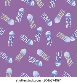 Nahtlose Muster-Quallen auf violettem Hintergrund. Abstrakte Ornamente mit Meerestieren. Zufallsschablone für Gewebe. Design, Vektorgrafik.