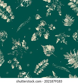 seamless pattern with leaf prints of different trees