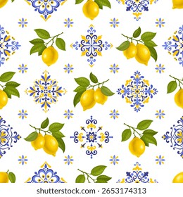 Padrão contínuo com limões nos galhos e ornamentos de azulejos, motivos mediterrâneos. Ramos de limão com frutos maduros e folhas sobre fundo branco. Ilustração vetorial