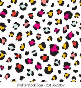 Seamless pattern with leopard skin. Exotic animal background.