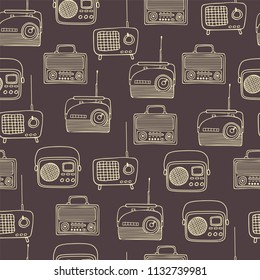 Seamless pattern with old radio. Vintage print. Sketch vector illustration. 