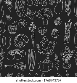 Nahtlose Muster von Umrissgemüse auf schwarzem Hintergrund im Doodle-Stil. Paket von handgezeichneten frischen vegetarischen Lebensmitteln, mit weißer Kontur. Einfache Kunstobjekte. Vektorgrafik, einzeln. 