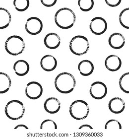 Seamless pattern with painted circles
