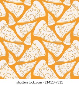 Patrón sin foco con rebanadas de pizza de pepperoni dibujadas al estilo de linocut. Ilustración vectorial. Impresión blanca sobre fondo naranja