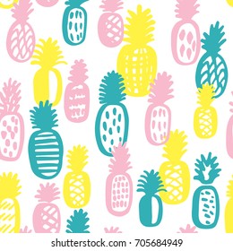 Seamless pattern with pineapples. Vector background with tropical fruit. Hand drawn illustration. Seamless tropical pattern. 