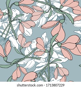 SEAMLESS-PATTERN AUS ROSA- UND WEISSEITBLUMEN AUF GENTLBLAUEM HINTERGRUND