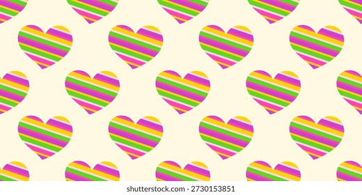 Patrón sin fisuras de corazones a rayas de arco iris sobre fondo de crema suave. Vibra de San Valentín retro y2k para envolver, papelería, tela, Fondo de pantalla y marca de amor festivo. Brillante, alegre repetición de cartas.