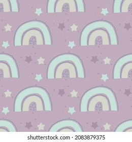 Patrón sin foco con arcos de lluvia, nubes y estrellas. Patrón interminable lindo para los niños textiles en estilo orgánico dibujado a mano. Ilustración vectorial en estilo plano