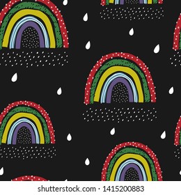 Patrón sin foco con arcos de lluvia y gotas. Diseño de verano.