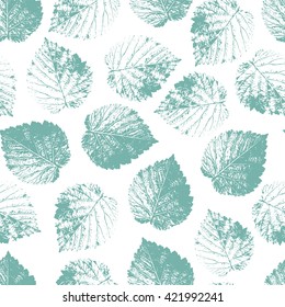 Seamless pattern with raspberry leaf.