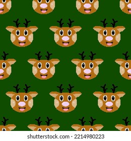 Seamless Pattern With Reindeer. Cartoon Deer Head In Pixel Art Style. 8 Bit Santa's Reindeer. Christmas Magic Animal. Retro Design For Fabric, Wallpaper, Wrapping Paper, Packing. Vector Illustration