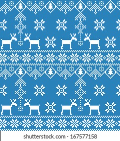 Seamless pattern with reindeer and snowflakes.