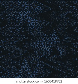 Seamless pattern with repeated hatched overlapping circles. Openwork surface texture. Round links motif. Geometric abstract background. Delicate digital paper, textile print, page fill. Vector art