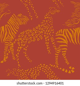 Seamless pattern with savanna animals. Hand drawn animals sketches  in safari park. Vector Illustration