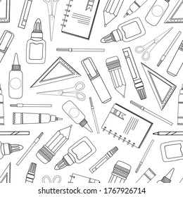 Material escolar sin foco. Estacionería sobre un fondo blanco. Reglas, lápiz, marcadores y plumas de punta de fieltro. ESCUELA Y FORMACIÓN.