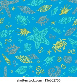 Seamless pattern with sea elements and seashells.