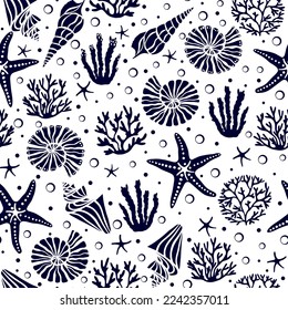 Seamless pattern with seashells algae, corals, starfish and bubbles