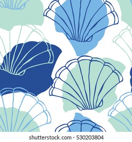 Seamless pattern with seashells. Vector illustration