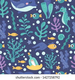 Seamless pattern with seaweed and fish