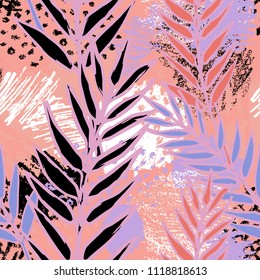 Seamless pattern with summer tropical leaves and geometrics background in memphis style. 