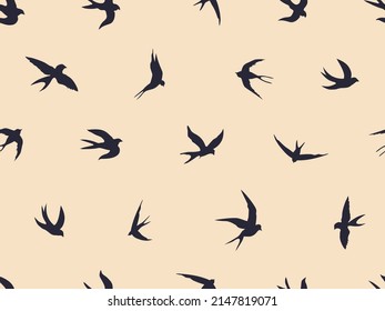 Patrón sin foco con golondrinas. Siluetas negras de aves voladoras sobre un suave fondo de coral. Silhouette de un rebaño de golondrinas. Ilustración vectorial en tela, papel, pancarta, embalaje