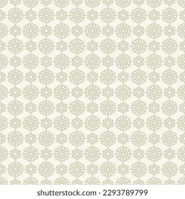 Patrón sin foco con copos de nieve simétricos. El oro brilla sobre el fondo gris claro del invierno. Líneas rectas, filas. Plantilla de Navidad para tejidos, textiles, diseño de papel pintado, interiores, papel de envoltura.