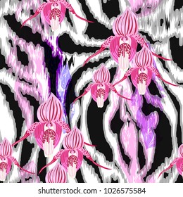 seamless pattern with tiger skin and flowers.