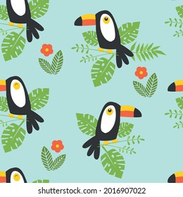Patrón sin foco con hojas tropicales, flores y tocan sobre fondo azul. Ilustración vectorial. 