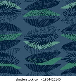 Patrón sin foco con hojas tropicales en el estilo retro de los años 70. Concepto Noche en la Selva. Ilustración vectorial sobre fondo azul oscuro para el diseño de superficies y otros proyectos de diseño