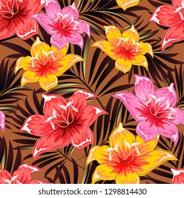 Patrón sin problemas de palmera tropical, hojas de selva y flores.Patrón floral vectorial.