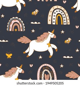 Unicornio sin foco, arcoíris, elementos de pájaro y boho, clíparte divertida de unicornio para los niños, animales de caballo mágicos adorables, decoración de habitación infantil, ilustración de color neutra sobre fondo azul oscuro. Vector