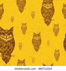 Seamless pattern. Vector sketch of owl. Hand drawn illustration in line art style.