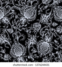 Seamless pattern with vintage baroque flowers. 
