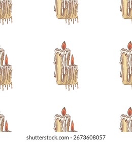 Nahtloses Muster mit handgezeichneten Vintage-Kerzen. Brennendes Wachslicht mit Flamme in beigen und roten Farben. Perfekt für Halloween, Gothic Dekor, Packpapier und textiles Design.