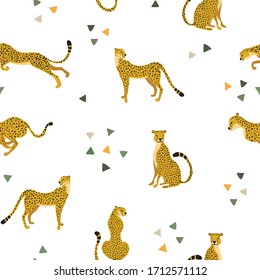 Patrón sin inconvenientes con los gatos salvajes Cheetahs en diferentes poses y triángulos da acentos sobre el fondo blanco. Excelente para papel de envoltura, papel tapiz, página web, diseño de superficie textil