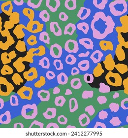 Seamless Purple Exotic Graphic Skin Paint Design. Light Repeated Creative Trendy Zoo, Seamless Surface Wallpaper. Endless Bright Jungle Artwork Pattern.