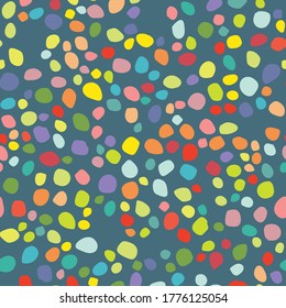 Nahtloser Zufallspunkt. Blauer Flying Explosion Polka. Rainbow Happy Color Hintergrund. Abstrakter grafischer Spot. Weißer Polkadot mit Vektorgrafik. Kleiner Muster-Cool-Kreis. Carnaval Eps Dot Texture. Polka Dot.