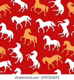 Patrón rojo sin fisuras con siluetas de caballo blancas y doradas. Dinámico Fondo de pantalla repetido del zodiaco equino en estilo oriental para el Año del Caballo 2026. Fondo asiático festivo, papel de embalaje, textil, tela
