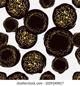 Seamless repeat pattern with round shapes in black and golden dots texture on white background. Modern and original textile, wrapping paper, wall art design.