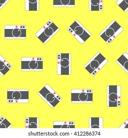 Seamless Retro camera pattern. / cute pattern
