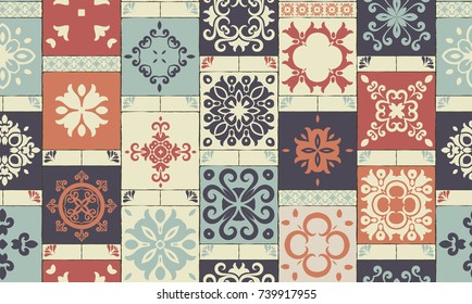 Baldosas de cerámica RETRO sin manchas con colorido color azul-violeta-naranja-beige. Patrón antiguo de estilo marroquí. El patrón puede utilizarse para cerámica, papel pintado, linóleo, textil, etc. Vector